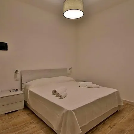 Les Au Centre Bed & Breakfast